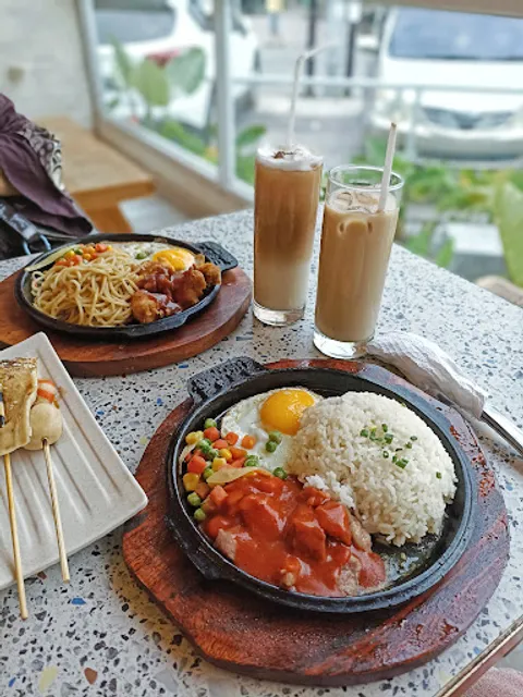 REST K-GARDEN, COFFEE & EATS