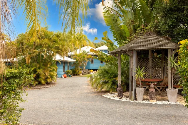 Boyne Island Motel & Villas