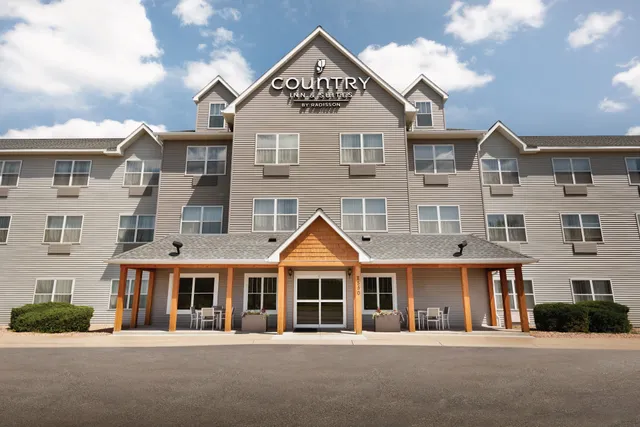 Country Inn & Suites by Radisson, Brooklyn Center, MN