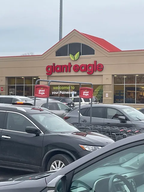 Giant Eagle Supermarket