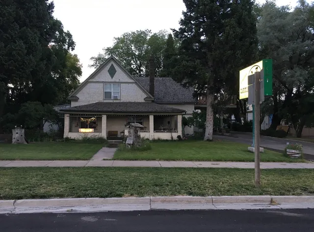 Largilliere Carriage House