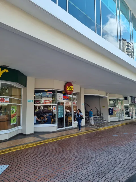 Onze - Paninis, Soups & Salads