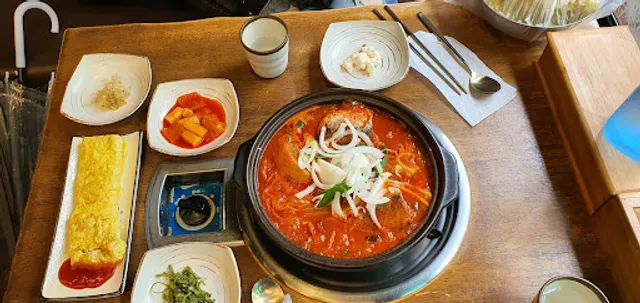 묵은지돼지김치찌개 본점