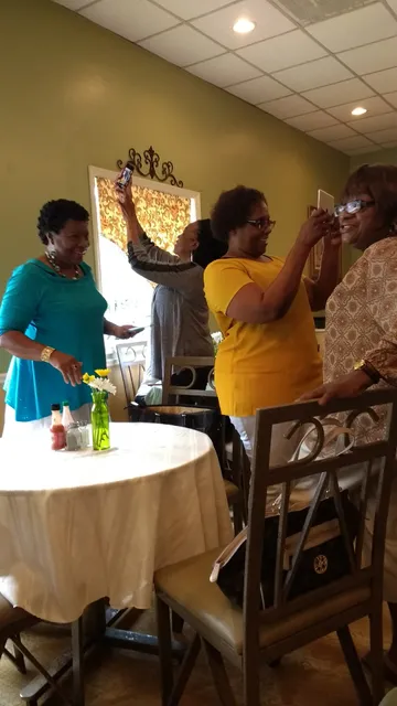 Dinglewood Place Shopping Center