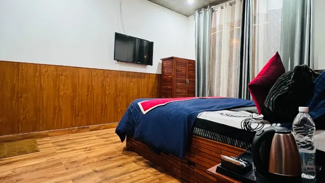 The Tulip Bir - Hotel & Restaurant