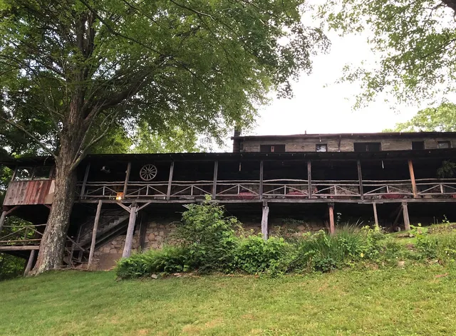 Smokey Shadows Lodge