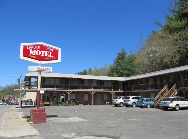 Spruce Pine Inn