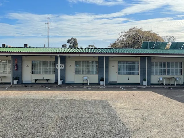 County Lodge Motor Inn