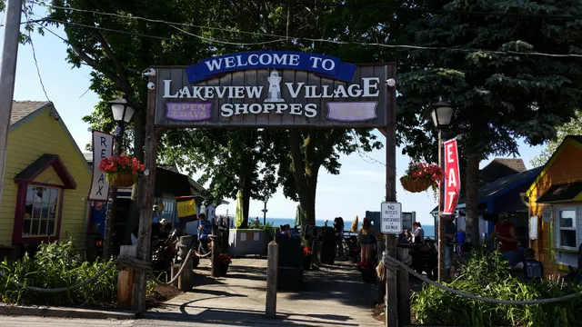 Lakeview Village Shoppes