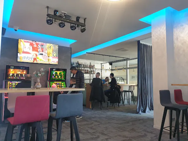 Streetbar Grill & Pizza