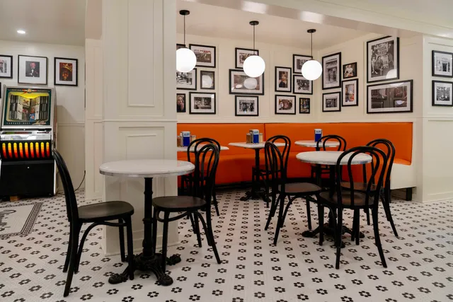 Pipinelli's Pizza Parlor