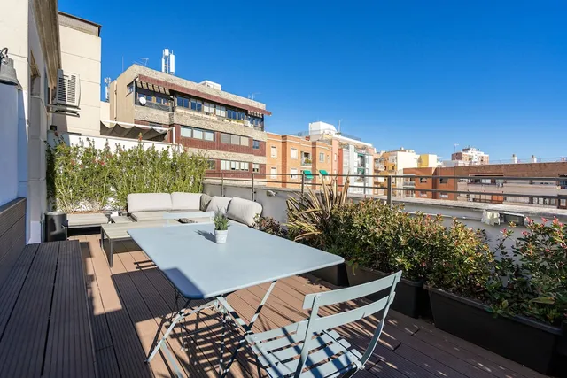 Feelathome Waldorf Suites Apartments