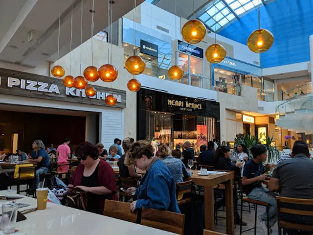 California Pizza Kitchen at Topanga