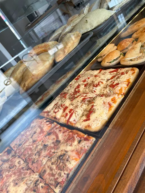 Pizzería Degusta comida artesanal