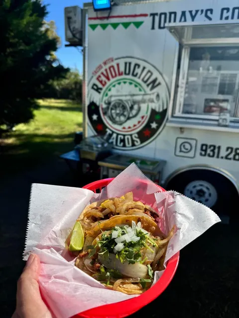 Revolucion Tacos