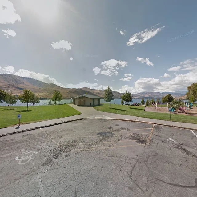 Outpost Lakeview drive in