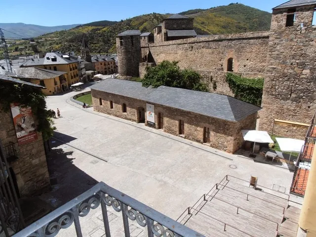 Hostal Virgen De La Encina