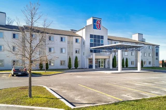 Motel 6 Peterborough, ON