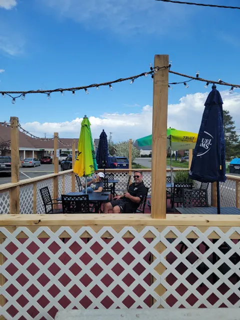 Kosta's Restaurant and Bar