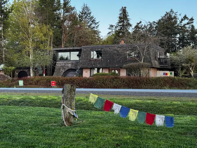 Salish Sea Beach House B&B