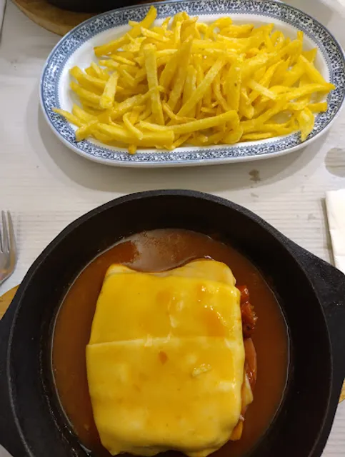 Café Santos, Toni e Ana