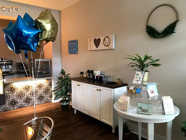 Lynette's Cuban Bakery and Cafe