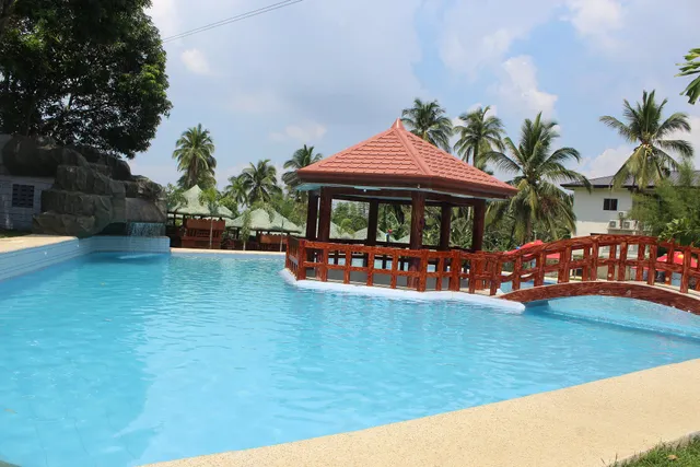 Woodside Farm & Waterparks