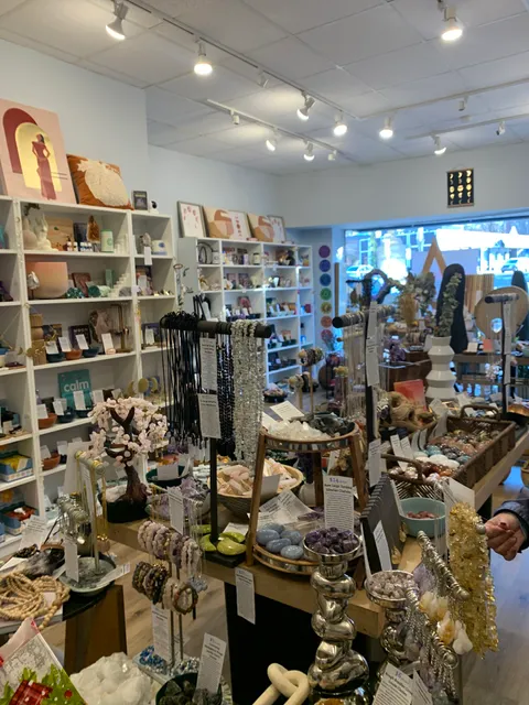 Rocky's Crystals & Minerals