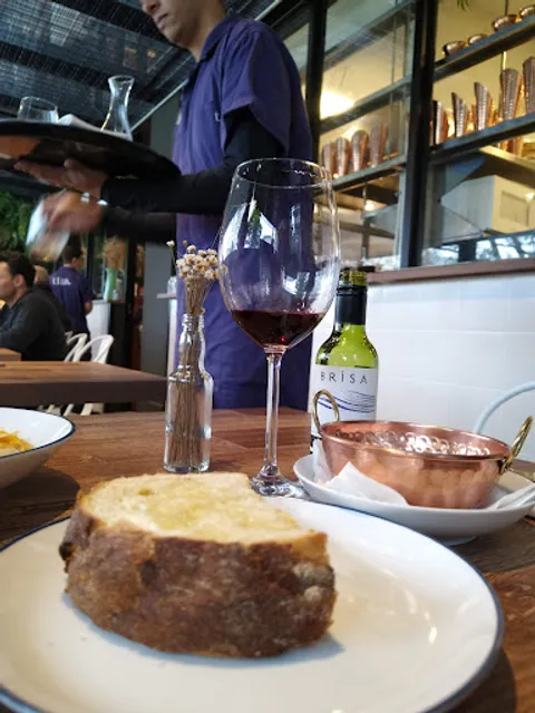 tita. CAFÉ & RESTAURANTE