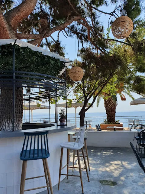 Nami Lounge cafe bar