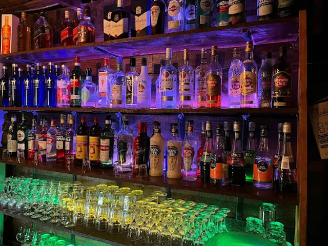 Humulus Speakeasy (bar restaurant pub)