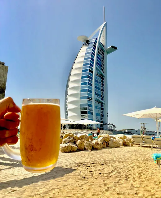 Jumeirah Beach Hotel Pool Bar