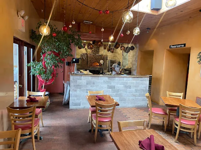 Lino's Trattoria & Pizzeria