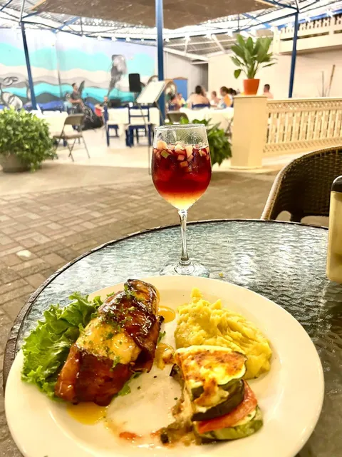 El Ancla Restaurante by Alamar