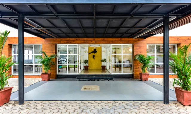 Enter Hotels- Hotel Golden Plateau