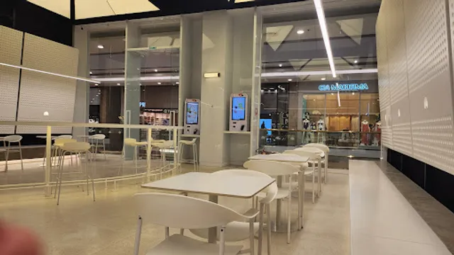 We Coffee Shopping Anália Franco