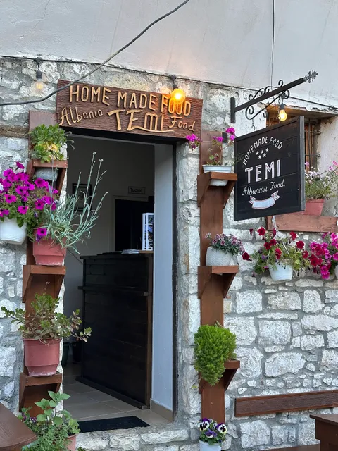Temi Albanian Food