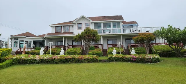 Human Valley Pension