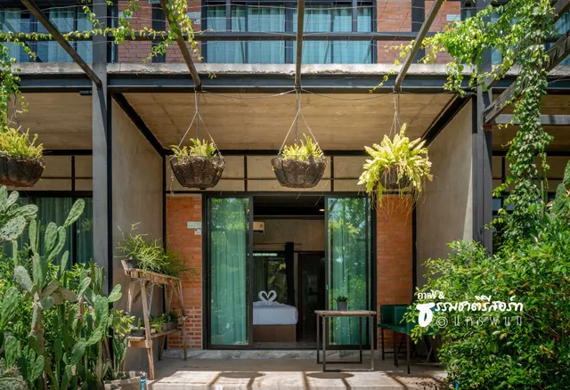 โรงแรม คาเฟ่ &​ ธรรมชาติ​รี​สอร์ท @ นครพนม​