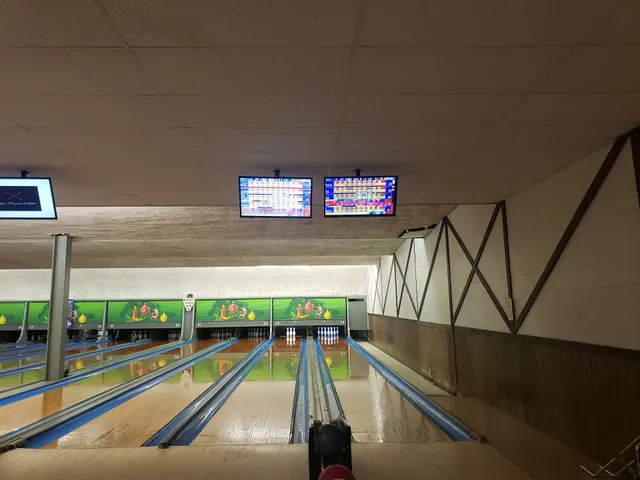 T & M Lanes