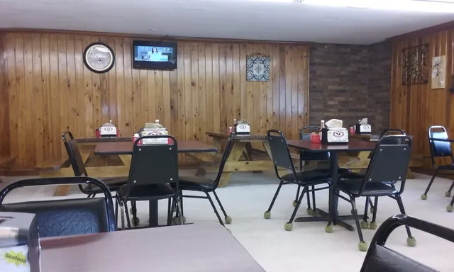 T-RAK’S Big Chicken and Seafood