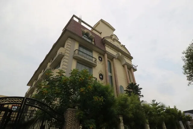 OYO 4798 Hotel Periwal Premium