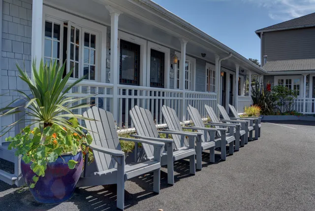 Whistling Winds Motel