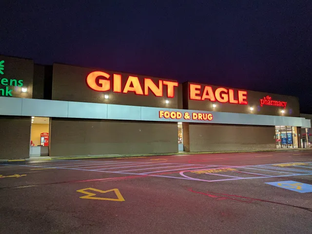 Giant Eagle Supermarket