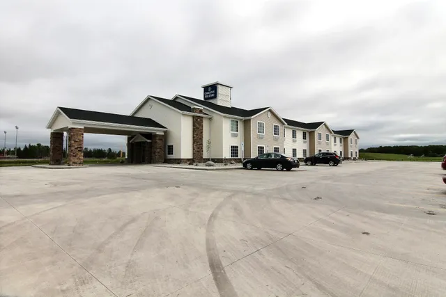 AmeriVu Inn & Suites - Crookston