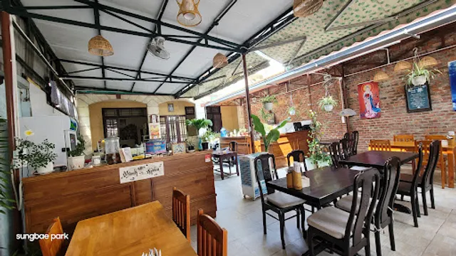 Minh Kien Vegetarian Restaurant