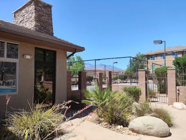 Coral Springs Resort - Building B