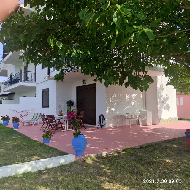 Lucid Dream Apt. |Bozinis