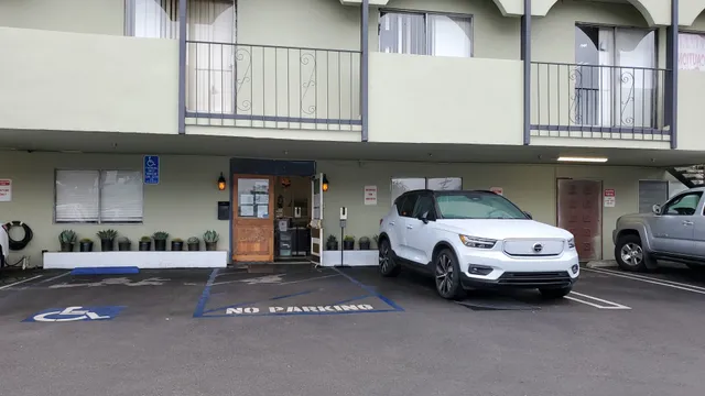 Pasadena Nursing Center - Assisted Living & Post Acute Facility