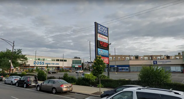 Lake Park Pointe Shopping Center